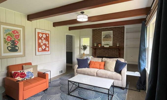 Winston - Salem House | Sapphire Shire - The Most Charming Home Near Wake Forest University!