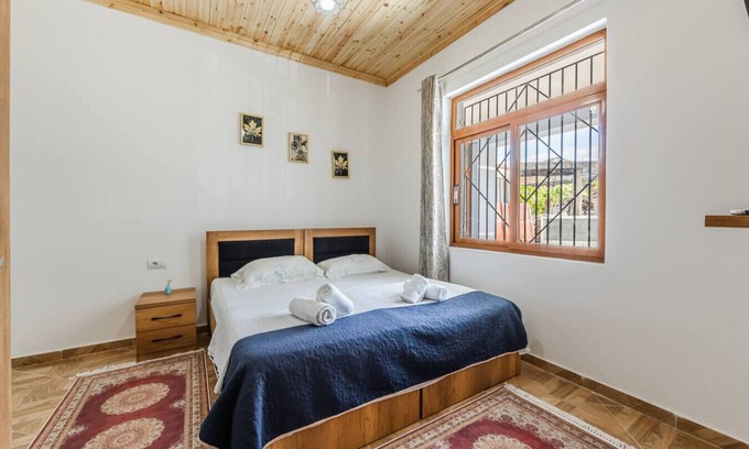 Gjirokaster Apartment | Saraci Rooms 1 by PikHost