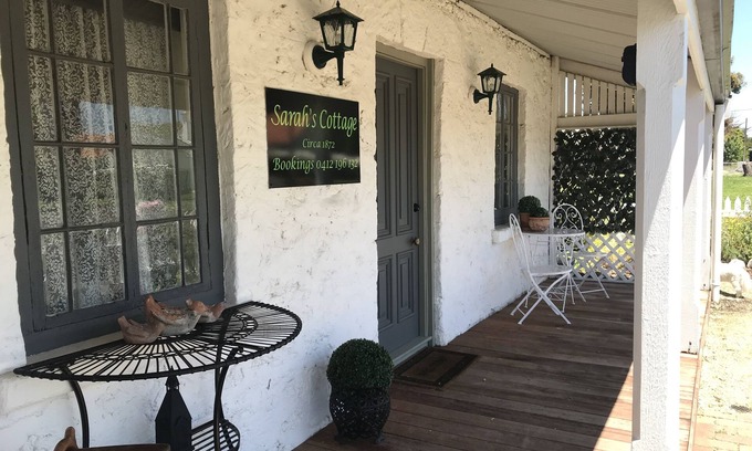 Penola Cottage | Sarah's Cottage Penola: Charming colonial stone cottage, WiFi AC Fire Spa BBQ