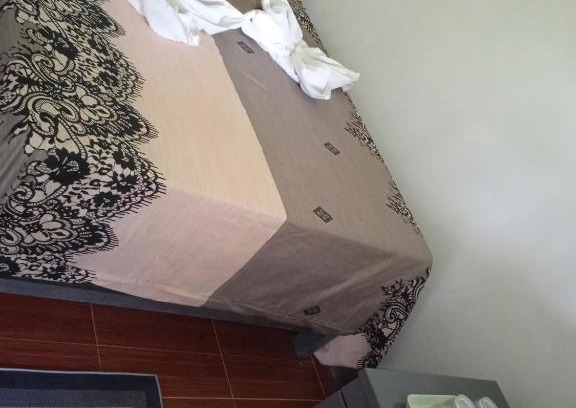 Clarin Bed & Breakfast | Sarah's Garden BnB & Spa
