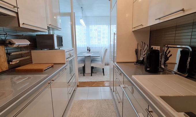 Novo Sarajevo Apartment | Sarajevo City Deluxe Apartment: Modern & Fully-EquippednBest for long stays