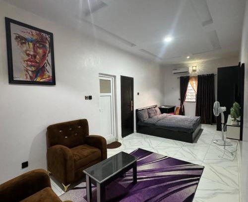 Amuwo Odofin Apartment | SATELLITE APARTMENT The Classic Studio 4