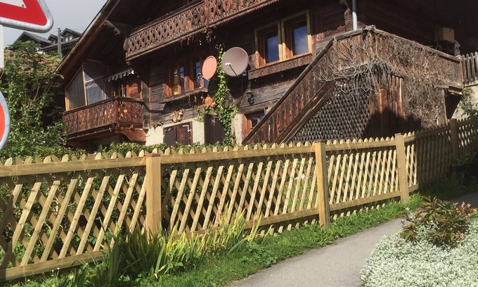 Les Posses-sur-Bex House | SAUNA AND COSY OLD WOODEN SWISS MOUNTAIN CHALET IN GRYON AND GARDEN
