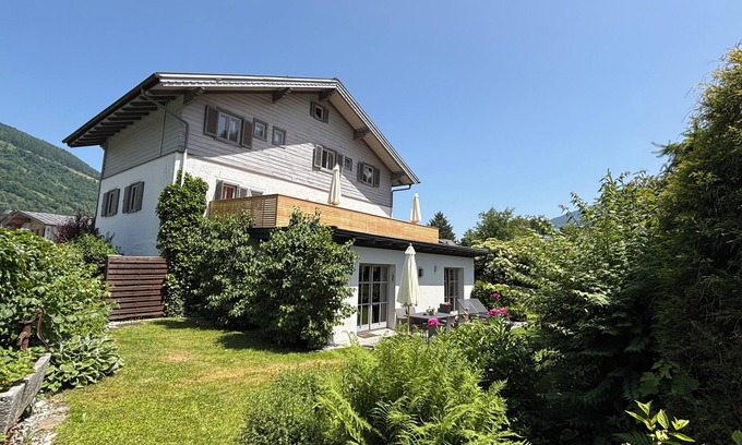 Niedernsill Apartment | Sauna apartment "Landhaus Zell am See" in Niedernsill. Pet friendly!