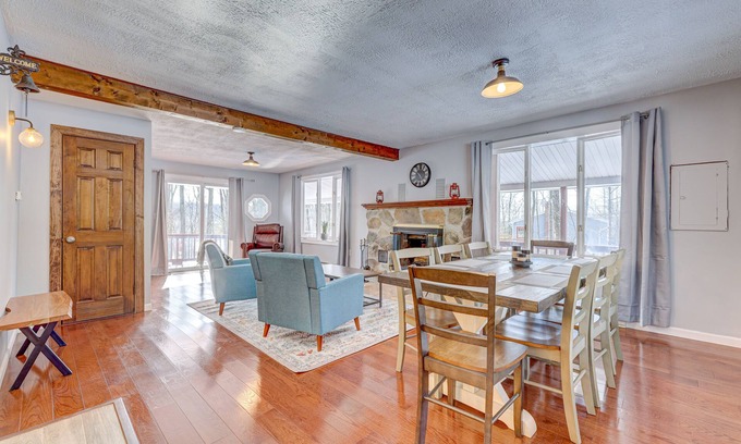 East Stroudsburg House | SAUNA | GAMEROOM | SPACIOUS | POCONO RETREAT | BBQ