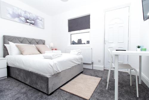 Marlborough House | SAV - 4 Bed Town House, Harrow