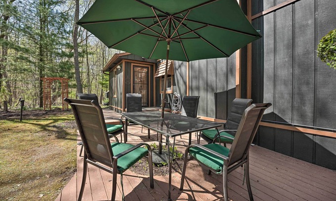 Harbert Cottage | Sawyer Retreat w/Fire Pit < 2 Mi to Beaches!