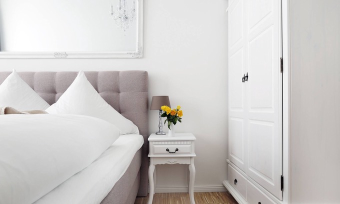 Charlottenburg Apartment | SC 1 box spring beds 70 sqm 3 rooms + balcony + elevator