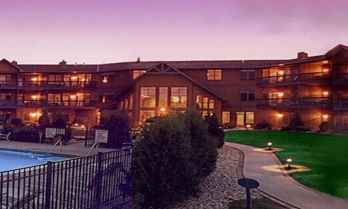 Sister Bay Apartment | Scandinavian Lodge