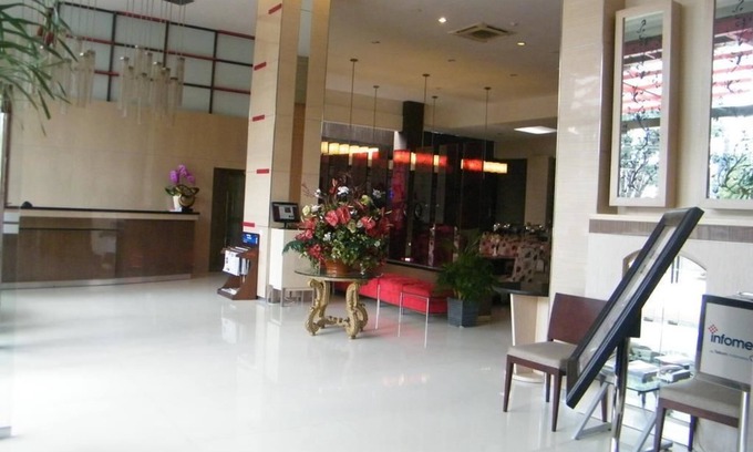 Hegarmanah Hotel | Scarlet Dago Hotel