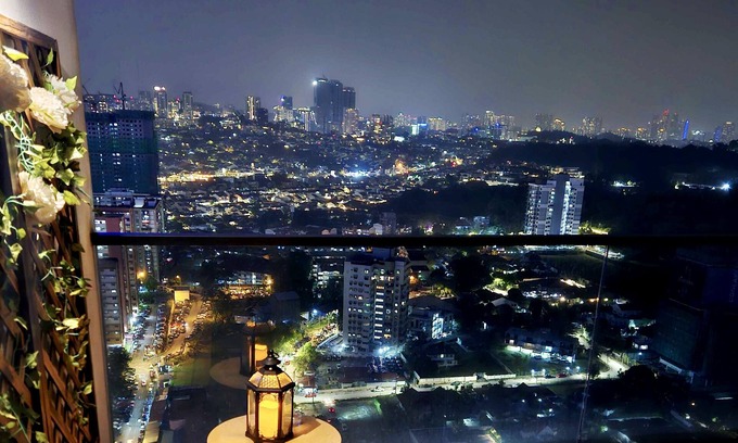 Brickfields Condo | Scenic Balcony Suite @ EST Bangsar with Amazing Night View Perfect for Couples