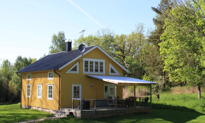 Lilla Edet O House | Scenic lake location with fishing, boat available for rent.