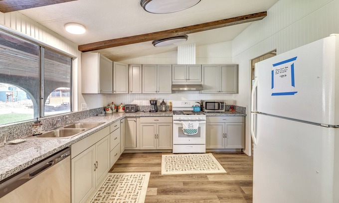 Perris House | Scenic Perris Rental Home ~ 9 Mi to Lake Elsinore!