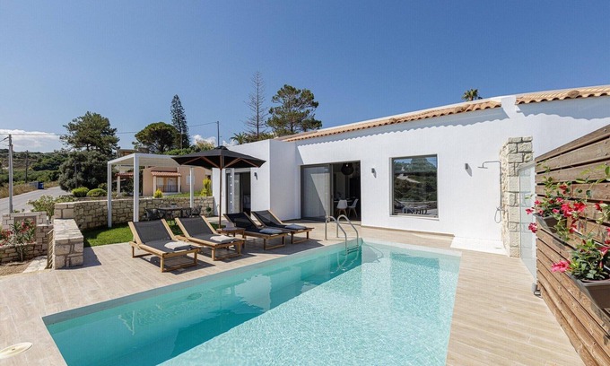 Sfakaki Villa | Scenic villa in Rethymno with private pool