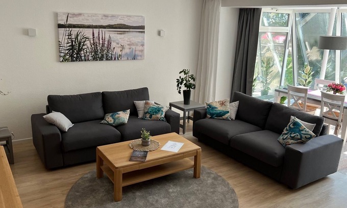 Wik Apartment | Schöne Ferienwohnung in Toplage mit Stellplatz