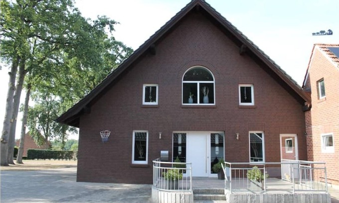 Bippen Apartment | Schöne Ferienwohnung mit Terrasse für 4 Pers