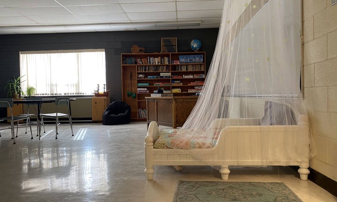 Marshall County Bed & Breakfast | Schoolhouse B&B Guest Room #2 (family room)