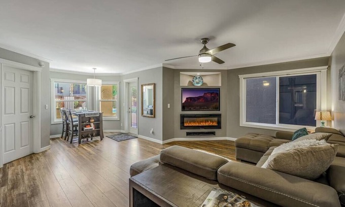 Paradise Valley Village Condo | Scottsdale GROUND floor Condo π΄ Heated pool π nearby golf β³οΈ Dog friendly πΆ