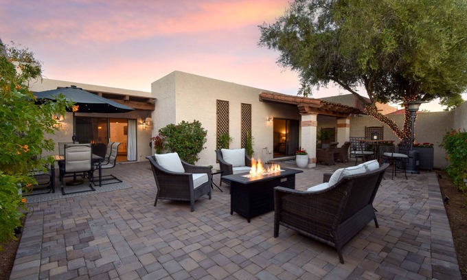 South Scottsdale House | Scottsdale/McCormick Ranch Santa Fe - Private Courtyard - Fire Pit & BBQ