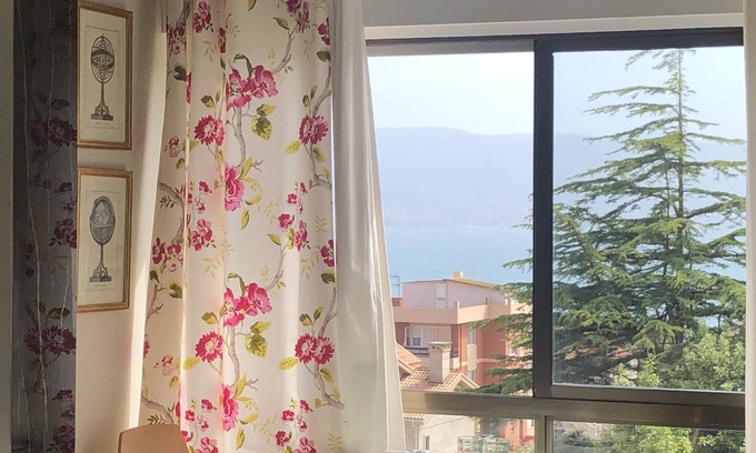 Panxon Apartment | Sea and Beach Latin, garage, landscapes, gastronomy, leisure,