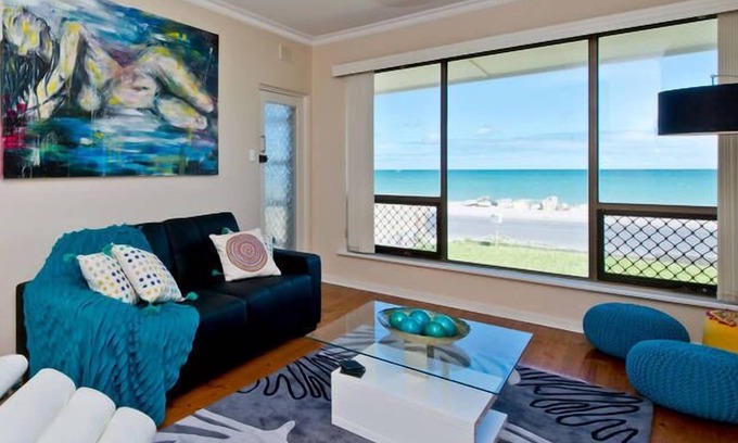 Glenelg North Cottage | Sea At Your Doorstep - Perfect Beach Holiday