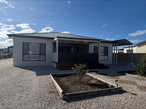 Melville House | Sea Breeze at Coobowie