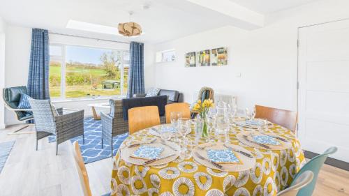 Sandown House | Sea Breeze