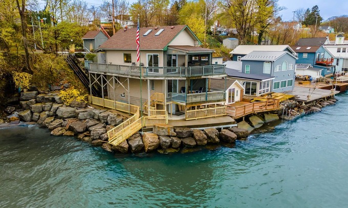 East Irondequoit Cottage | Sea Breeze Lakefront Cottage Steps to Hiking, Beach, Boat launch, Amusement Park