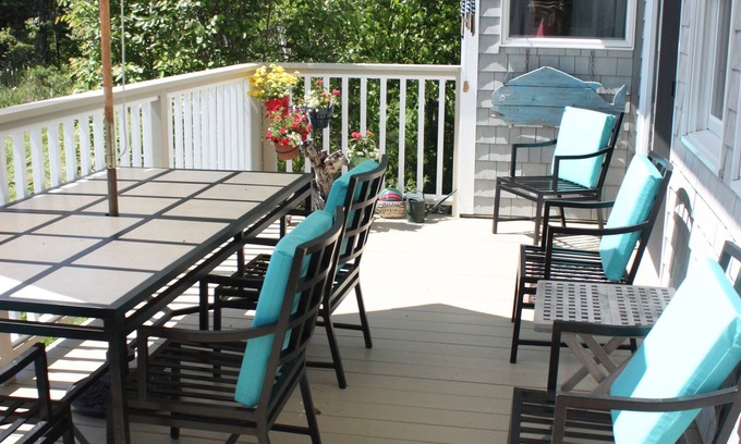 Tremont House | Sea Breezes is an elegant waterfront house