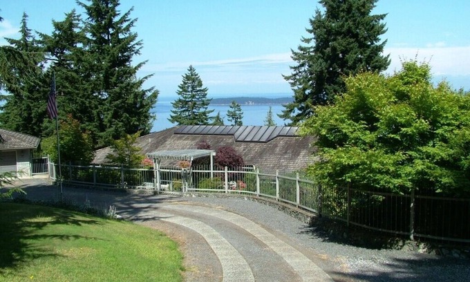 Olga Apartment | Sea Forever Guest House.Stunning Views of Sea & Mountains. Pet Friendly.Quiet.