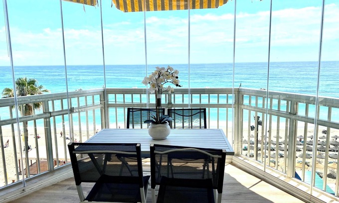Costa del Sol Apartment | Sea front, 1 bedroom apartment, Fuengirola.