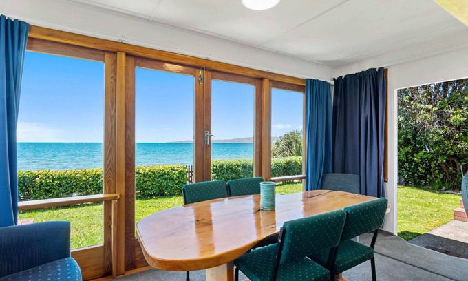Pakawau House | Sea Front at Pākawau