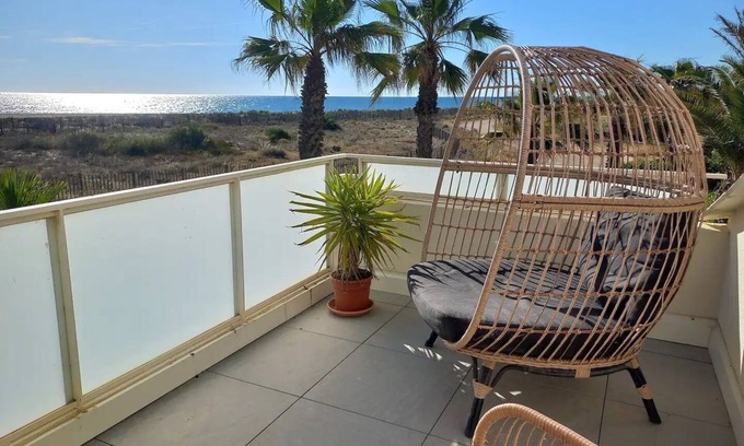 Saint-Cyprien Plage Apartment | SEA FRONT T3 with direct beach & pool access ANCV holiday checks accepted