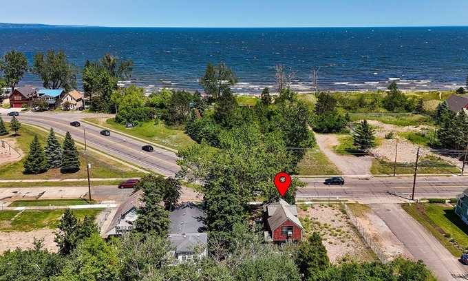 St. Louis County Cottage | Sea Glass Cottage Near Beach Access | Pet Friendly