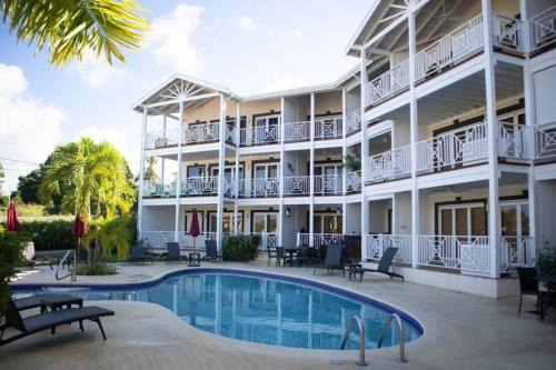 Weston Apartment | Sea Glass Villa - Spacious 1 Bed, 2 Bath on West Coast