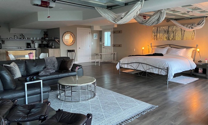 Otter Point House | Sea of Serenity Suite - Wide-Open Magical Autumn/Winter Ocean Views are upon us