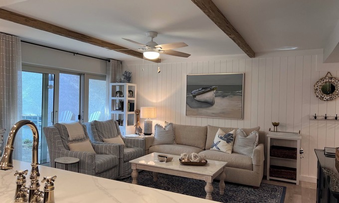South Beach Villa | Sea Pines Villa Steps to the Beach and Tennis. Golf paradise
