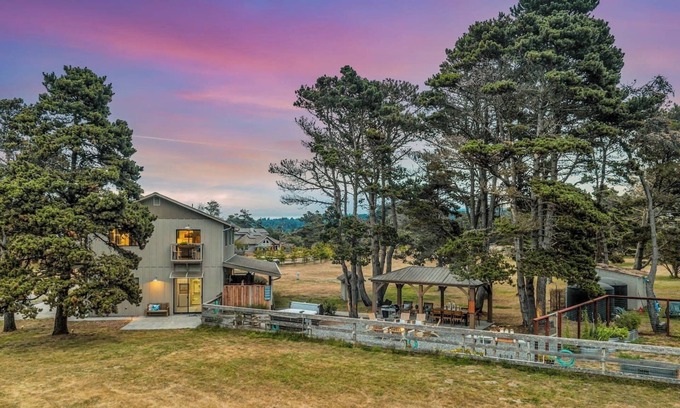 Cleone House | Sea Ranch in Fort Bragg w/Hot Tub & Game Room