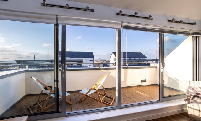 Rhosneigr House | Sea Sway - A newly refurbished house in Rhosneigr