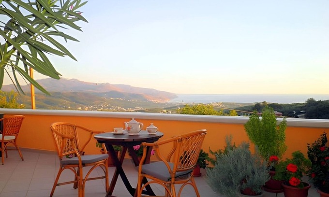 Ano Vouves House | Sea view and nature-traditional stone house