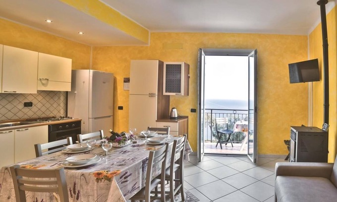 Costarainera Apartment | Sea view apartment with balcony and A/C | Ap09