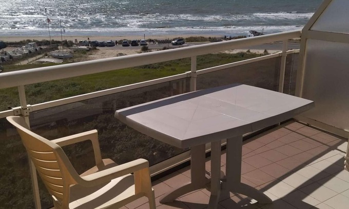 Merlimont-Plage Apartment | Sea-View Apartment with Cozy Decor, Balcony, Parking