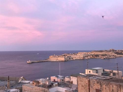 Valletta Apartment | Sea View Large Valletta Appartment