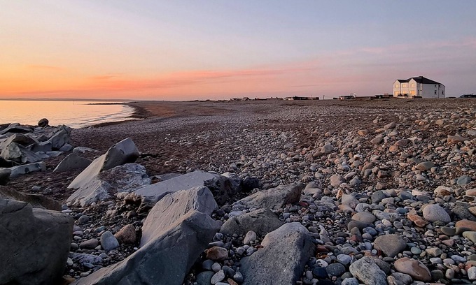 Dinas Dinlle Apartment | SEA VIEW, pet friendly, country holiday cottage in Dinas Dinlle
