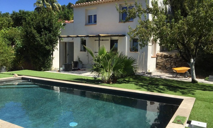 Ollioules House | Sea view villa in a country setting with private pool