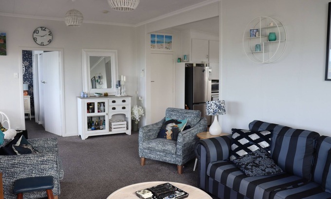 Riverton House | sea views from kitchen, dinning, master bedroom and large partly covered deck