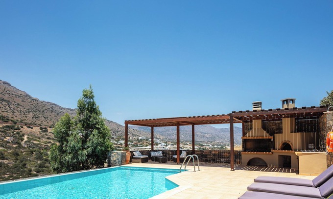 Elounda Villa | Sea views, short drive to the beach and shops!
