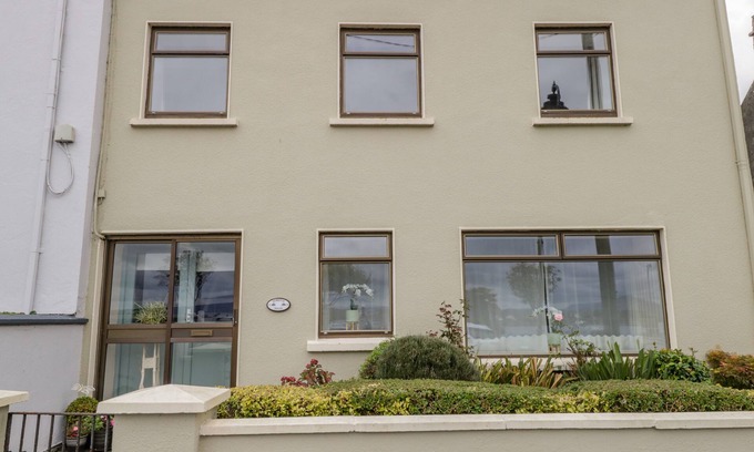 Roundstone House | SEA WATCH HOUSE, pet friendly in Roundstone, County Galway