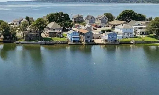 Portsmouth House | Seabreeze at Portsmouth park
