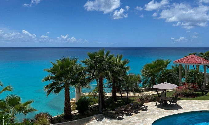 Maho Condo | "SeaBreeze" Beautiful oceanfront 2 bedroom, 2 bathroom condo.